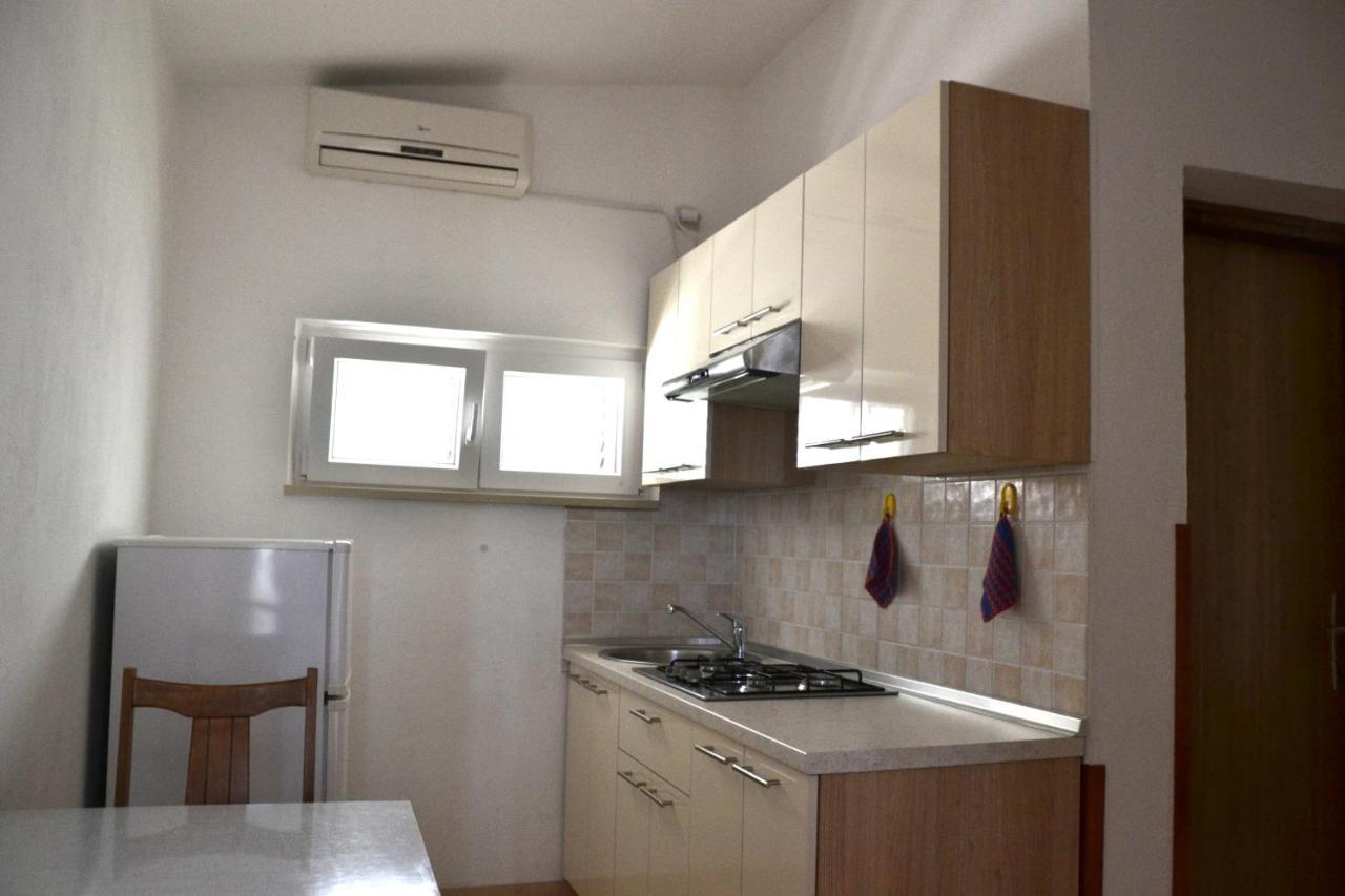 Apartments By The Sea Kustici, Pag - 6335 Zubovići Екстериор снимка