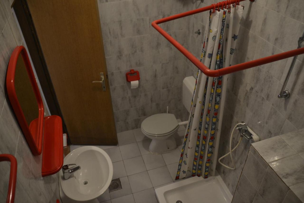 Apartments By The Sea Kustici, Pag - 6335 Zubovići Екстериор снимка