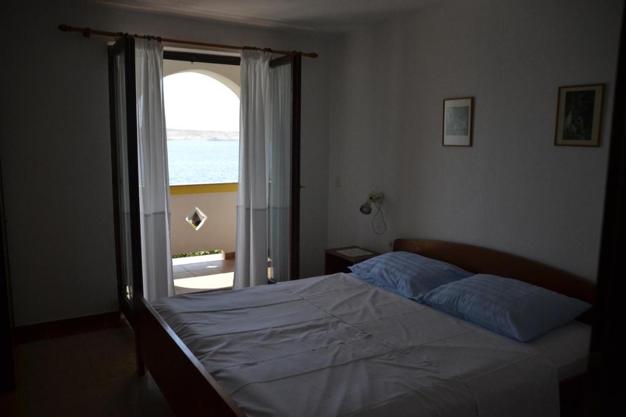 Apartments By The Sea Kustici, Pag - 6335 Zubovići Екстериор снимка