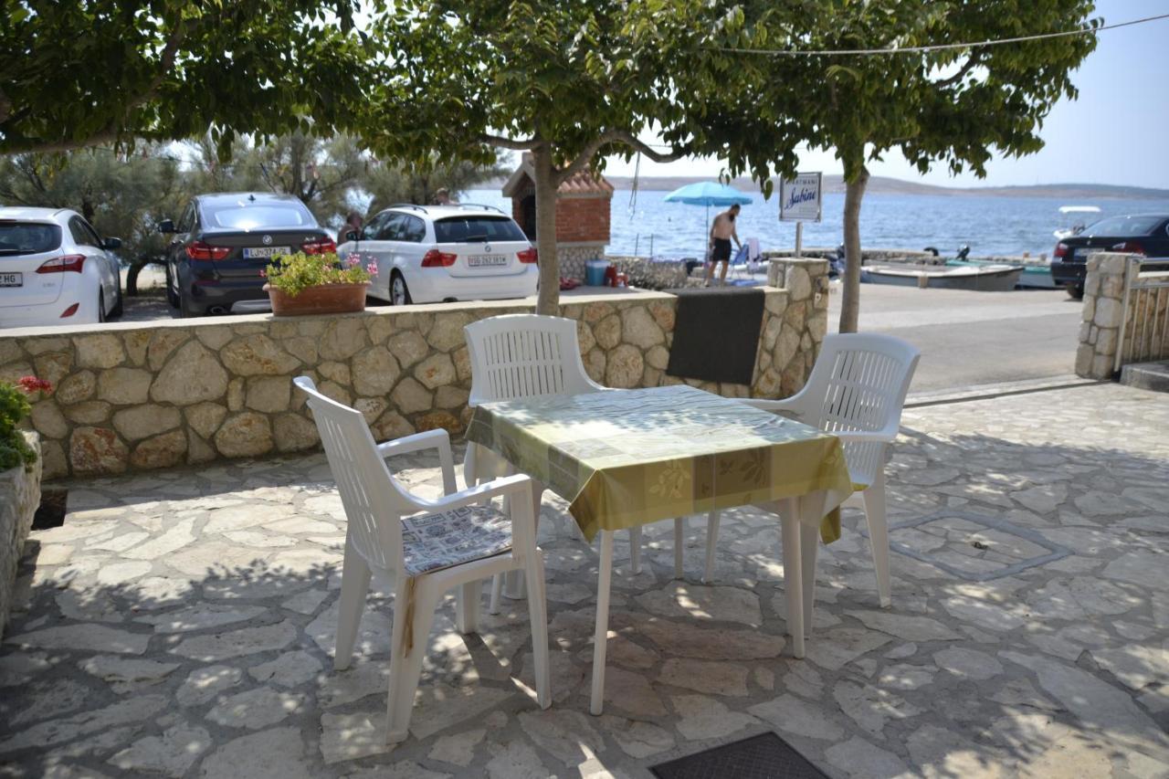 Apartments By The Sea Kustici, Pag - 6335 Zubovići Екстериор снимка